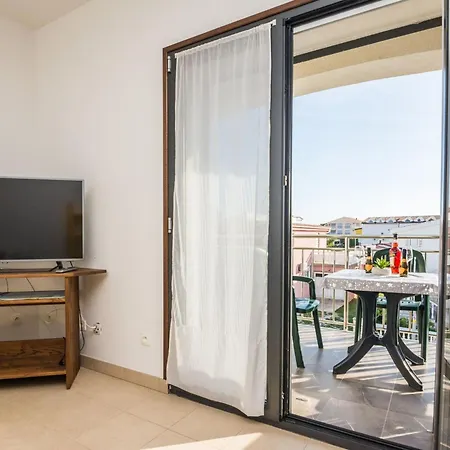 App Silverstar 3 By Interhome Вир